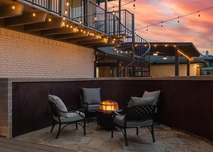 Cowtown Casa: A Place To Hang Your
