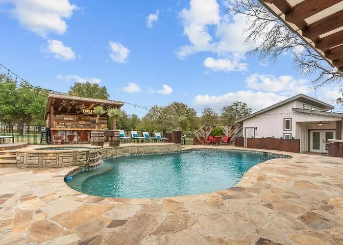 Cowtown Casa: A Place To Hang Your Holiday home *