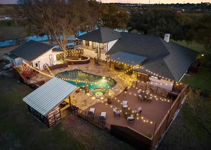 Cowtown Casa: A Place To Hang Your Holiday home