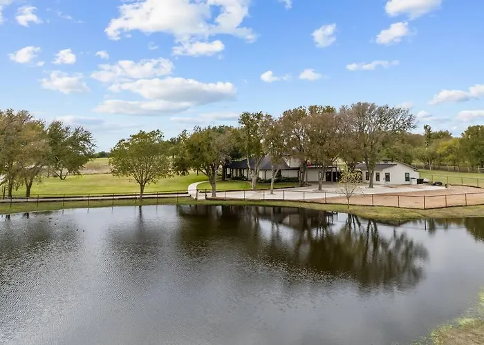 Cowtown Casa: A Place To Hang Your Fort Worth