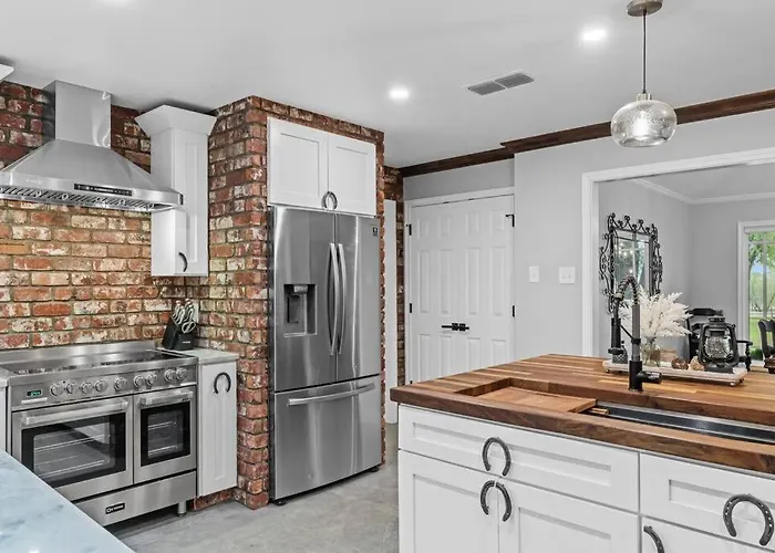 Cowtown Casa: A Place To Hang Your