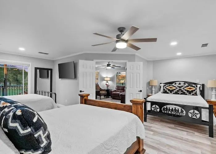 Cowtown Casa: A Place To Hang Your Holiday home *