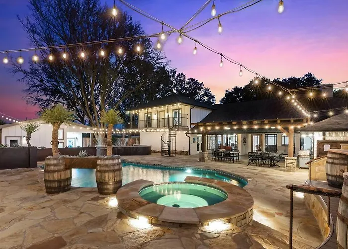 Cowtown Casa: A Place To Hang Your