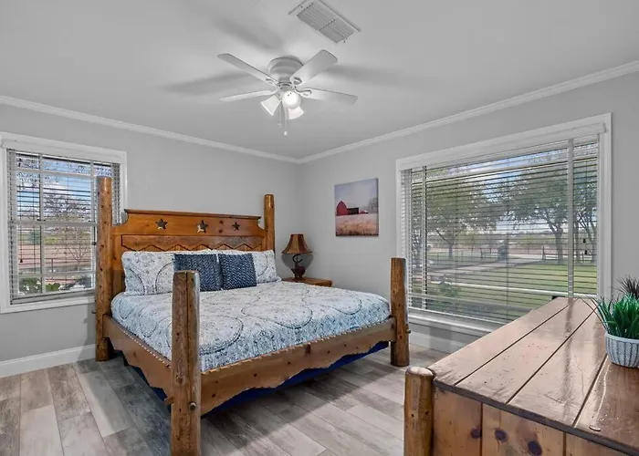 Cowtown Casa: A Place To Hang Your Holiday home Fort Worth