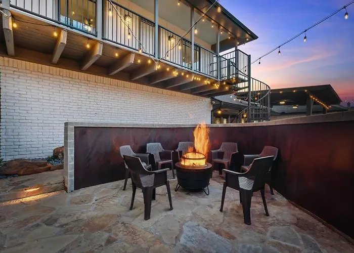 Cowtown Casa: A Place To Hang Your Holiday home