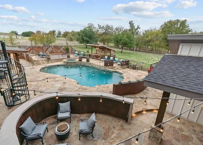 Cowtown Casa: A Place To Hang Your Holiday home *