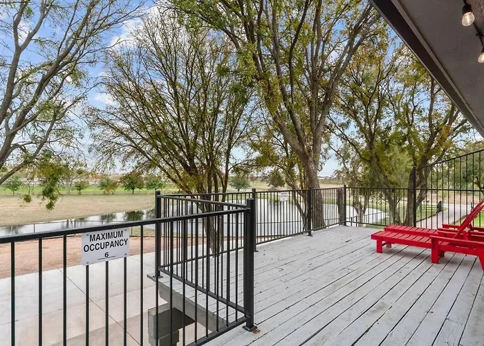 Cowtown Casa: A Place To Hang Your Holiday home *